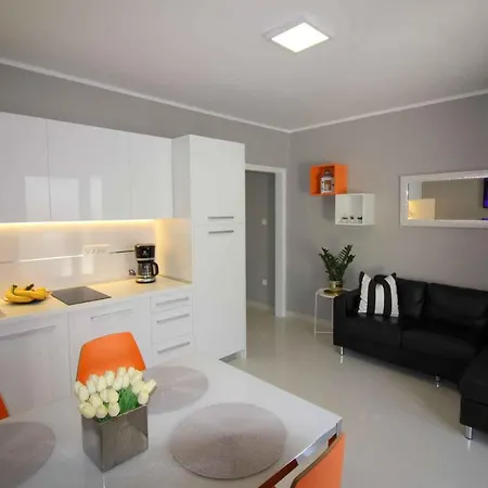 Apartment In Porec/Istrien 10194 *